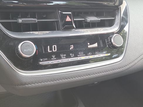 Certified 2024 Toyota Corolla SE FWD image 23