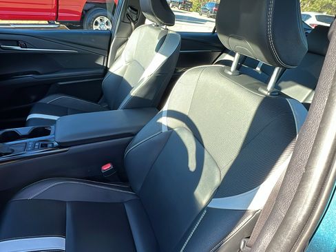 Used 2025 Toyota Camry SE image 18