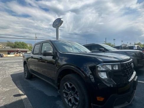 Used 2025 Ford Maverick XLT FWD image 3