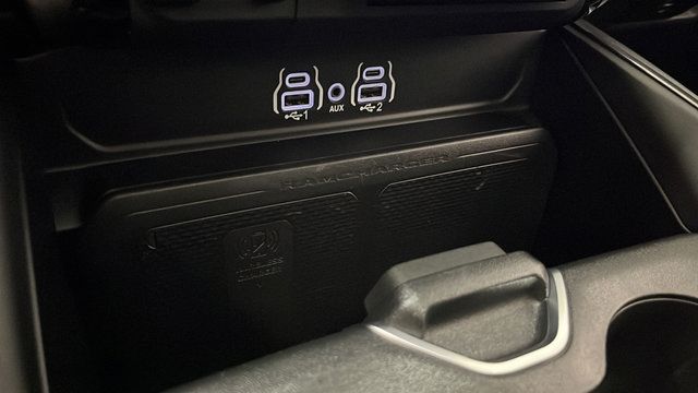 Used 2025 RAM 1500 Laramie w/ Sport Appearance Package AWD/4WD image 30