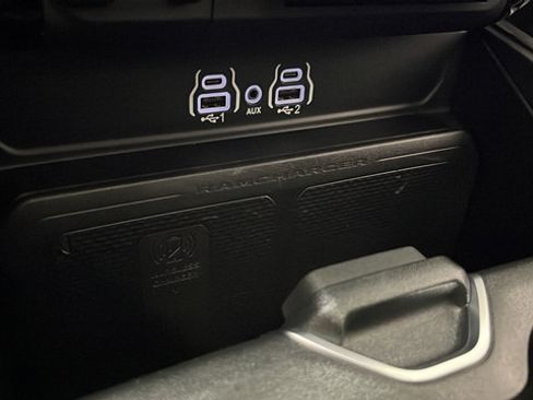 Used 2025 RAM 1500 Laramie w/ Sport Appearance Package AWD/4WD image 30