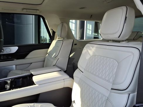 Used 2024 Lincoln Navigator Black Label image 28