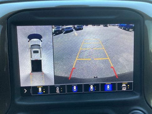 Used 2022 Chevrolet Silverado 1500 High Country w/ Technology Package image 22