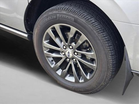 Used 2020 Ford Expedition Max Limited w/ Equipment Group 301A image 21