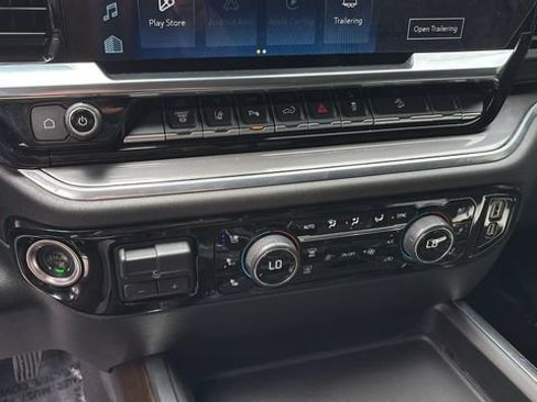 Used 2025 Chevrolet Silverado 2500 High Country w/ Technology Package AWD/4WD image 30