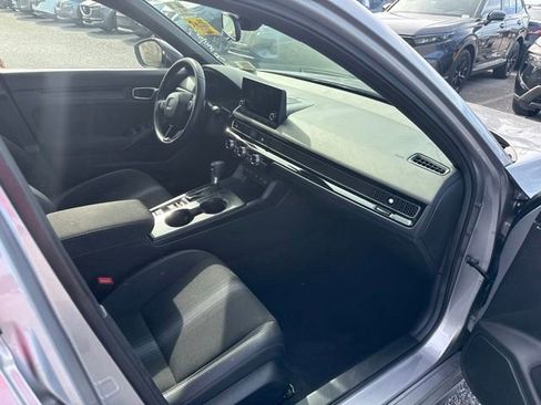 Used 2025 Honda Civic Sport image 11