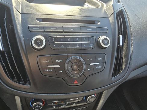 Used 2017 Ford Escape SE image 22