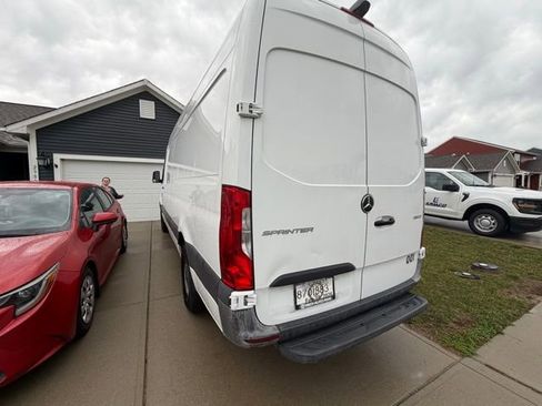 Used 2021 Mercedes-Benz Sprinter 2500 w/ Driver Convenience Package image 3