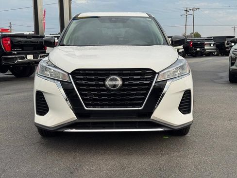 Used 2023 Nissan Kicks S FWD image 8