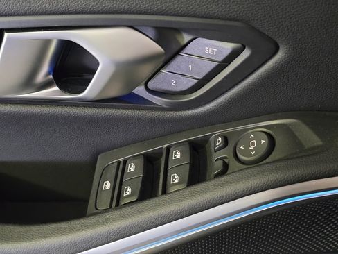 Used 2025 BMW 330i xDrive Sedan w/ M Sport Package image 9