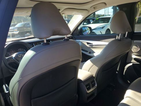 Used 2023 INFINITI QX50 Sensory image 15