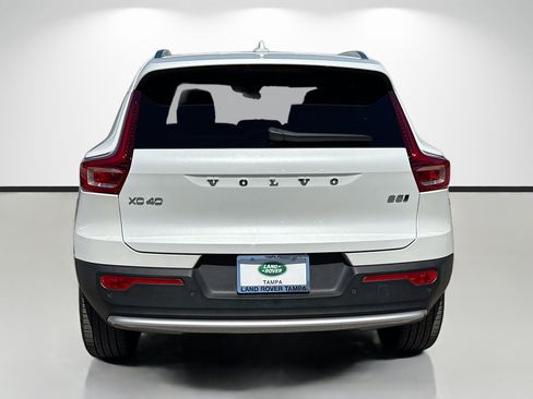 Used 2025 Volvo XC40 B5 Ultra image 4