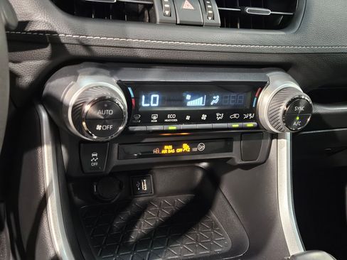 Certified 2025 Toyota RAV4 XLE Premium AWD/4WD image 32