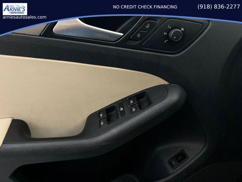 Used 2018 Volkswagen Jetta SE FWD image 8