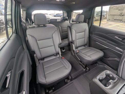 New 2026 Chevrolet Traverse LT w/ Driver Confidence Package image 14