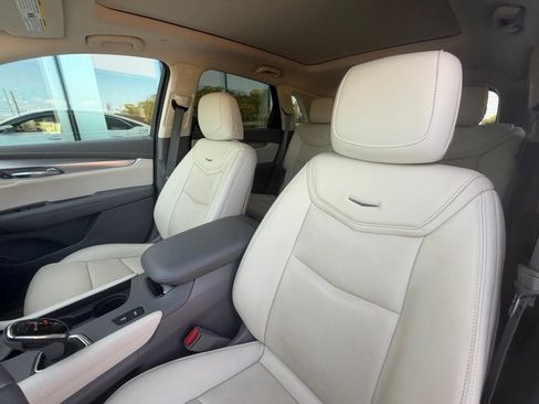 Used 2019 Cadillac XT5 Premium Luxury FWD image 13