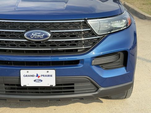 Used 2023 Ford Explorer XLT image 10