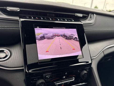 New 2025 Jeep Grand Cherokee L Altitude image 26