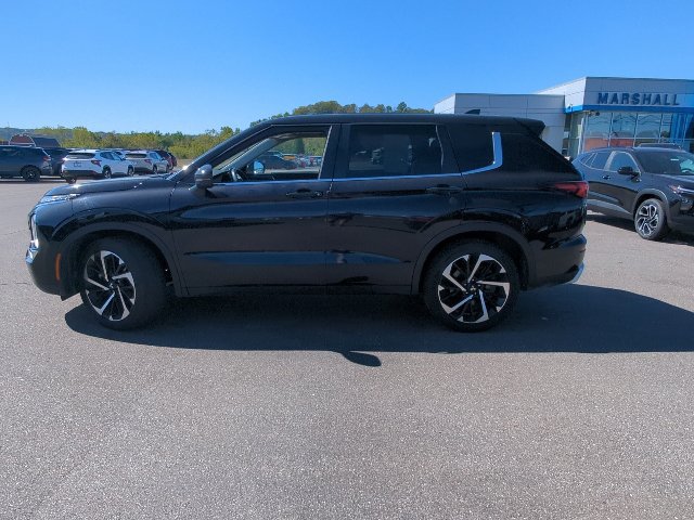 Used 2024 Mitsubishi Outlander AWD image 32