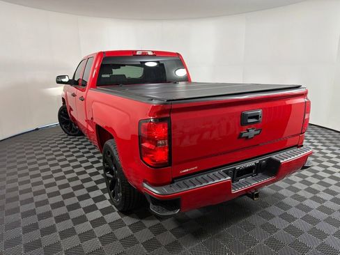 Used 2018 Chevrolet Silverado 1500 Custom w/ Custom Convenience Package RWD image 11