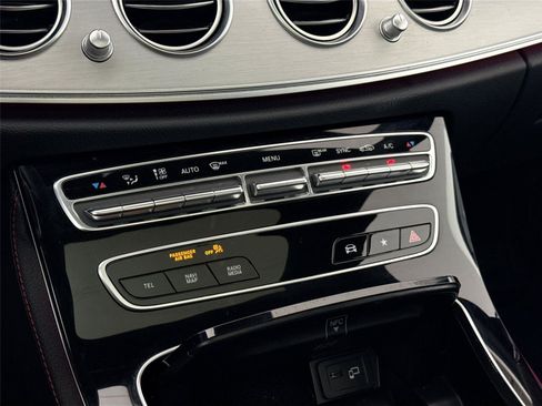 Used 2022 Mercedes-Benz E 53 AMG 4MATIC Sedan image 25