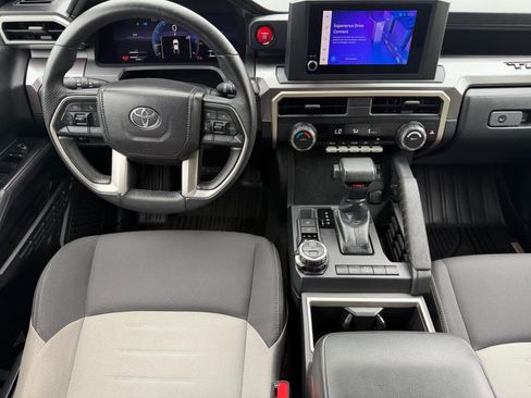 Used 2025 Toyota Tacoma TRD Off-Road AWD/4WD image 4