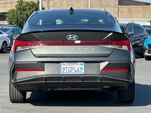 Used 2025 Hyundai Elantra SEL w/ Cargo Package FWD image 5