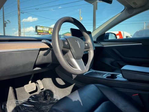 Used 2022 Tesla Model 3 image 29