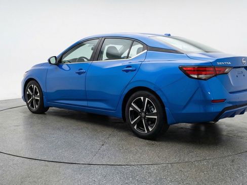 Used 2025 Nissan Sentra SV image 6