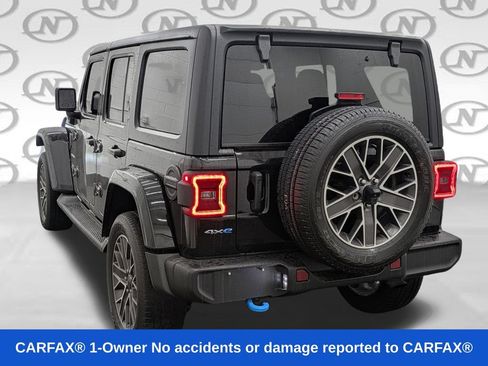 Used 2023 Jeep Wrangler Unlimited Sahara w/ Cold Weather Group AWD/4WD image 22