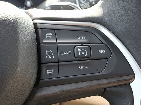 Certified 2025 Jeep Grand Cherokee L Limited image 25