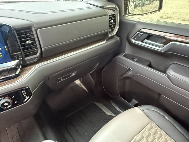 Used 2026 Chevrolet Silverado 1500 RST w/ RST Select Package AWD/4WD image 16