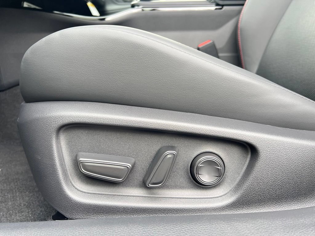 New 2027 Toyota Prius Plug-In Hybrid FWD image 10