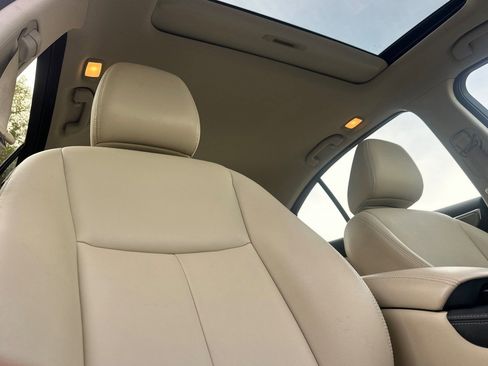 Used 2017 INFINITI Q50 Premium image 19