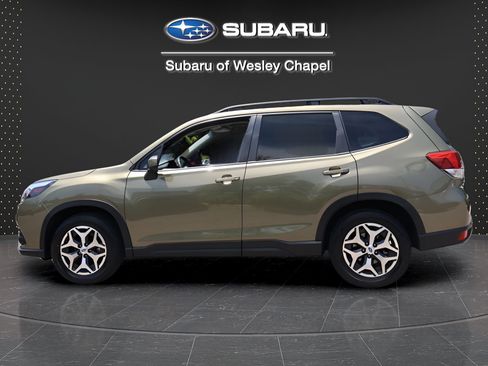 Used 2023 Subaru Forester Premium AWD/4WD image 4