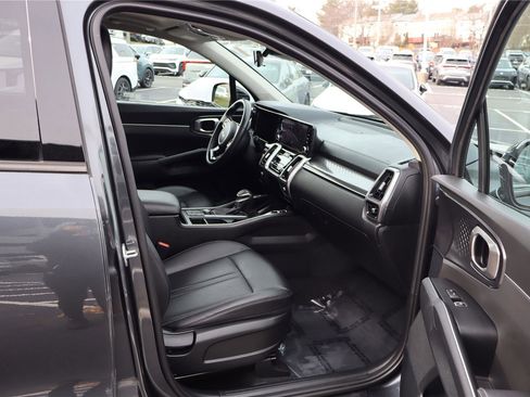 Certified 2023 Kia Sorento S w/ Panoramic Sunroof Package image 29