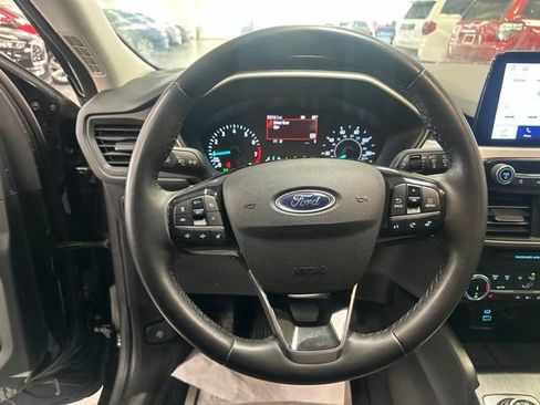 Used 2022 Ford Escape SE w/ SE Sport Appearance Package AWD/4WD image 12
