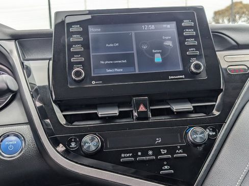 Used 2023 Toyota Camry SE w/ Cold Weather Package FWD image 17