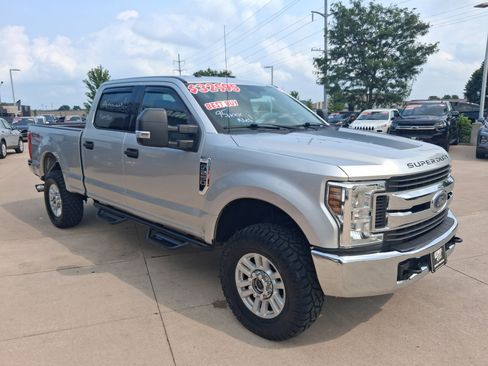Used 2018 Ford F250 XLT AWD/4WD image 3