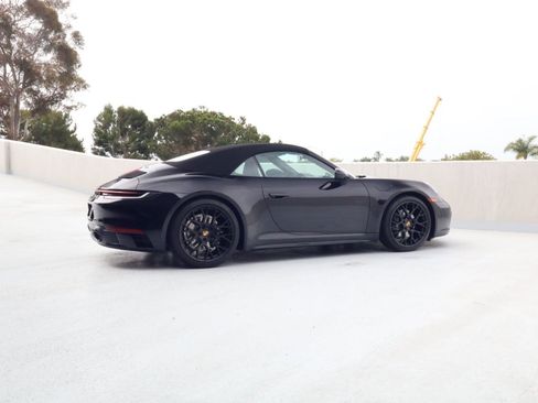 Certified 2024 Porsche 911 Carrera RWD image 9