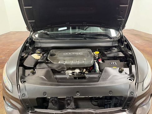 Used 2014 Jeep Cherokee Latitude FWD image 81