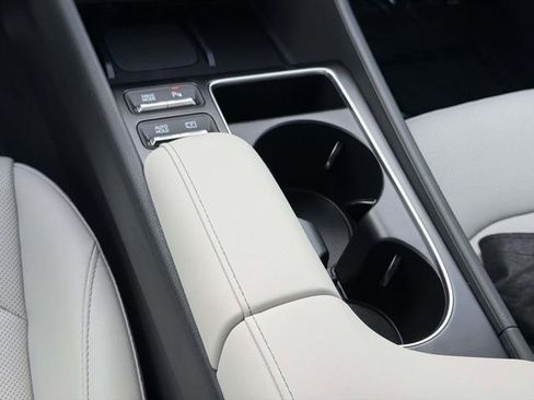 Used 2025 Hyundai Sonata Limited FWD image 17