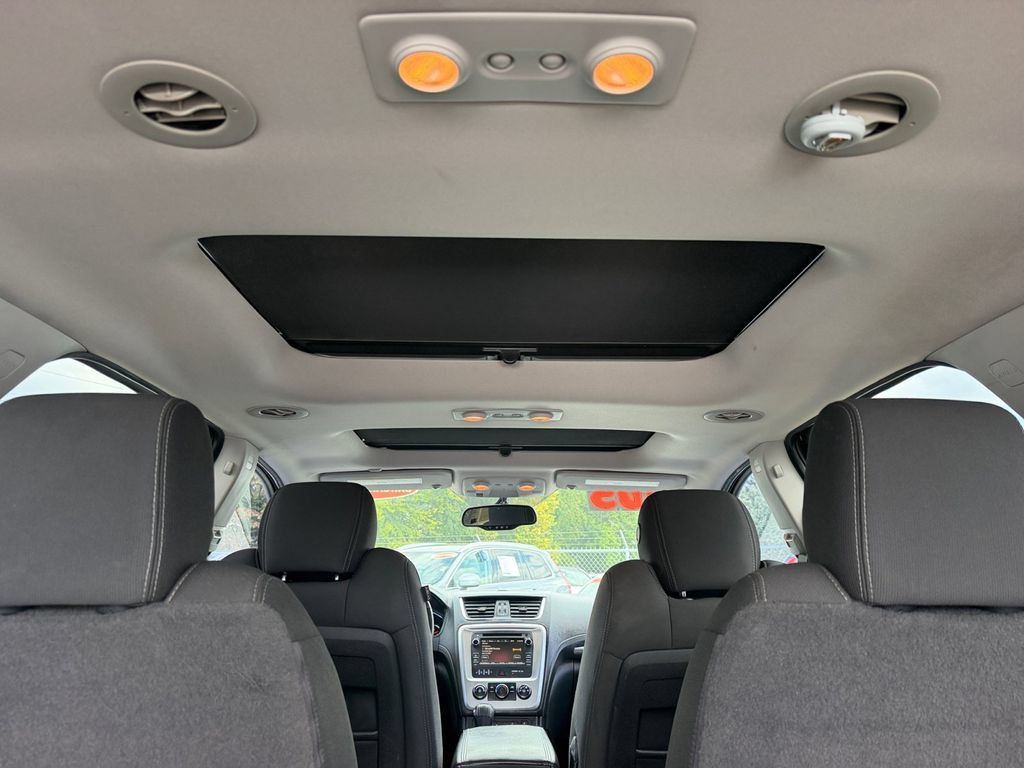 Used 2015 GMC Acadia SLE FWD image 19