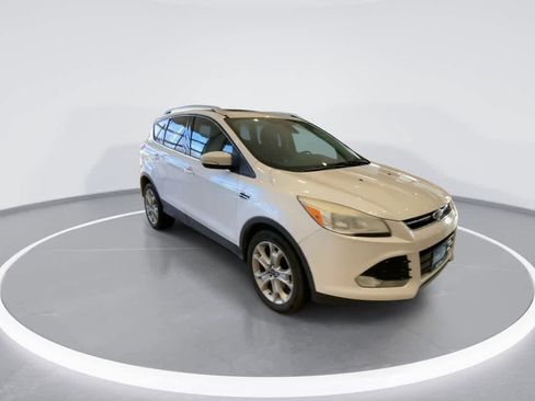 Used 2015 Ford Escape Titanium image 2