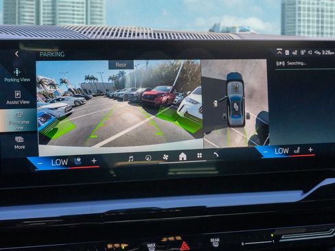 Used 2025 BMW 530i w/ M Sport Package RWD image 34