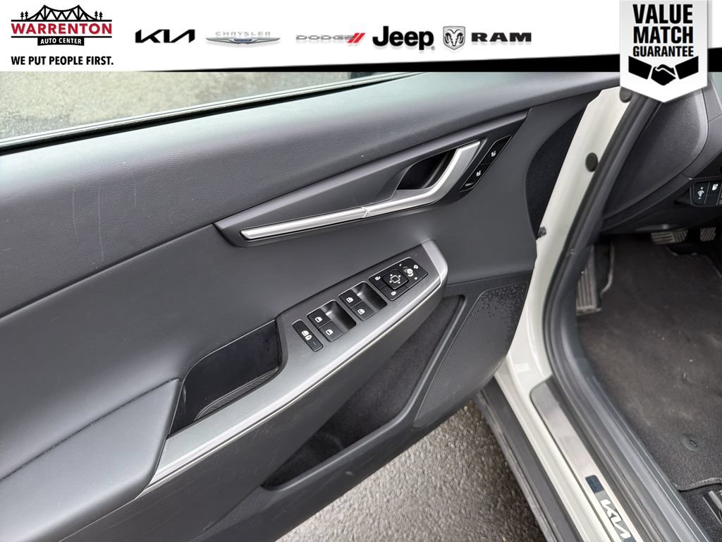 Used 2024 Kia EV6 Light AWD/4WD image 16
