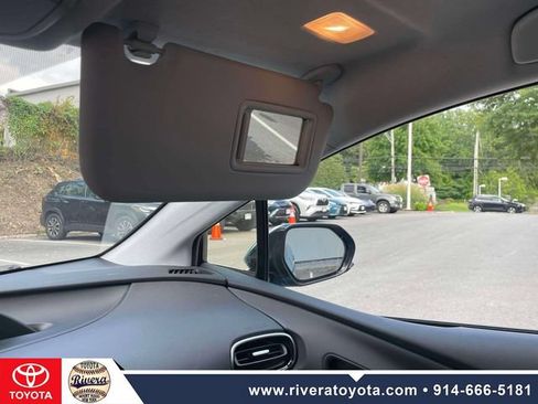Used 2017 Toyota Prius Prime Premium FWD image 29