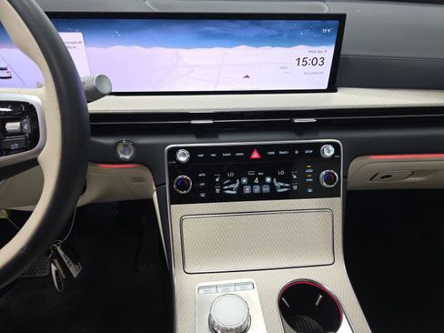Used 2025 Genesis GV80 3.5T Prestige AWD/4WD image 9