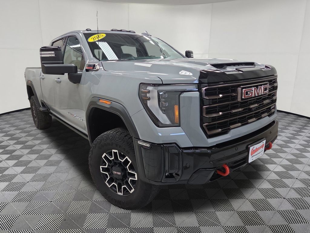 Used 2025 GMC Sierra 2500 AT4X AWD/4WD image 3