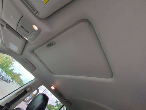 Used 2022 Nissan Armada SL RWD image 20
